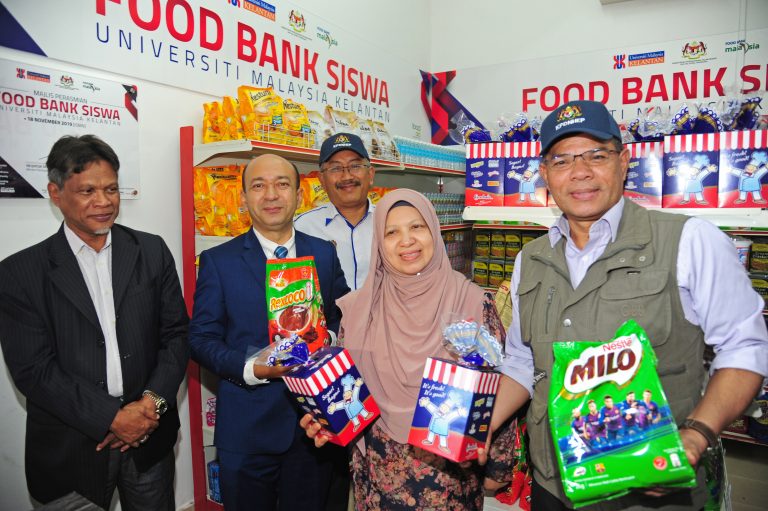 Lawatan Kunjung Hormat YFBM ke Angkatan Pertahanan Awam Malaysia | Yayasan Food Bank Malaysia