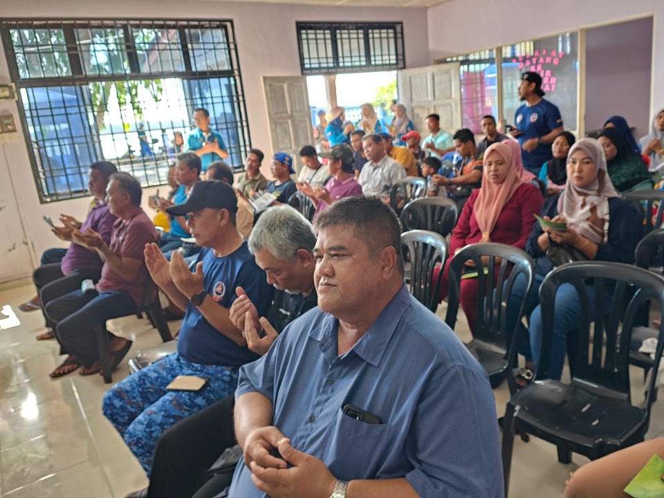 Read more about the article Program  Serahan Bantuan Sumbangan di Kg Tanjung Buai, Johor